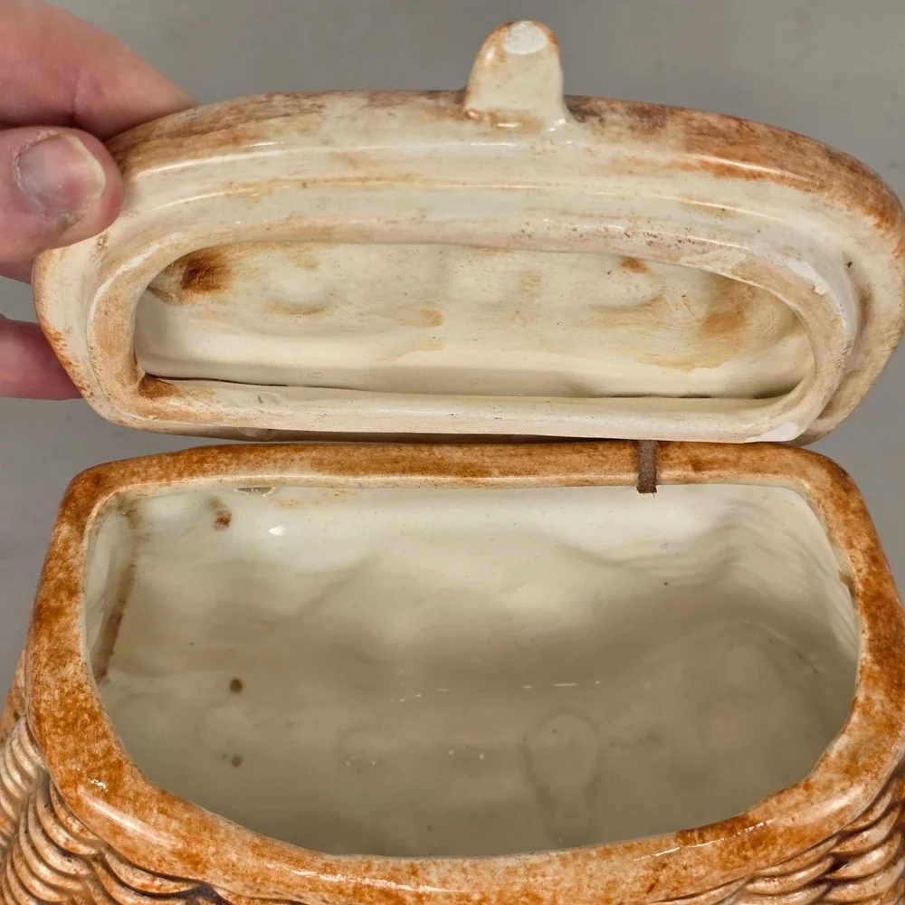 VTG Arnel's Pottery Ceramic Texture Lid Fishing Creel‎ Basket Brown Wicker 3D